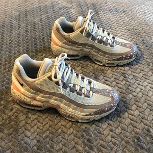 NWOB Womens Sz 6.5 Nike Airmax Splatters